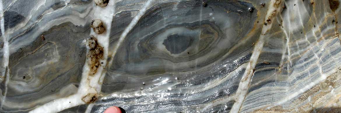 Refold Strukturen im Marmor